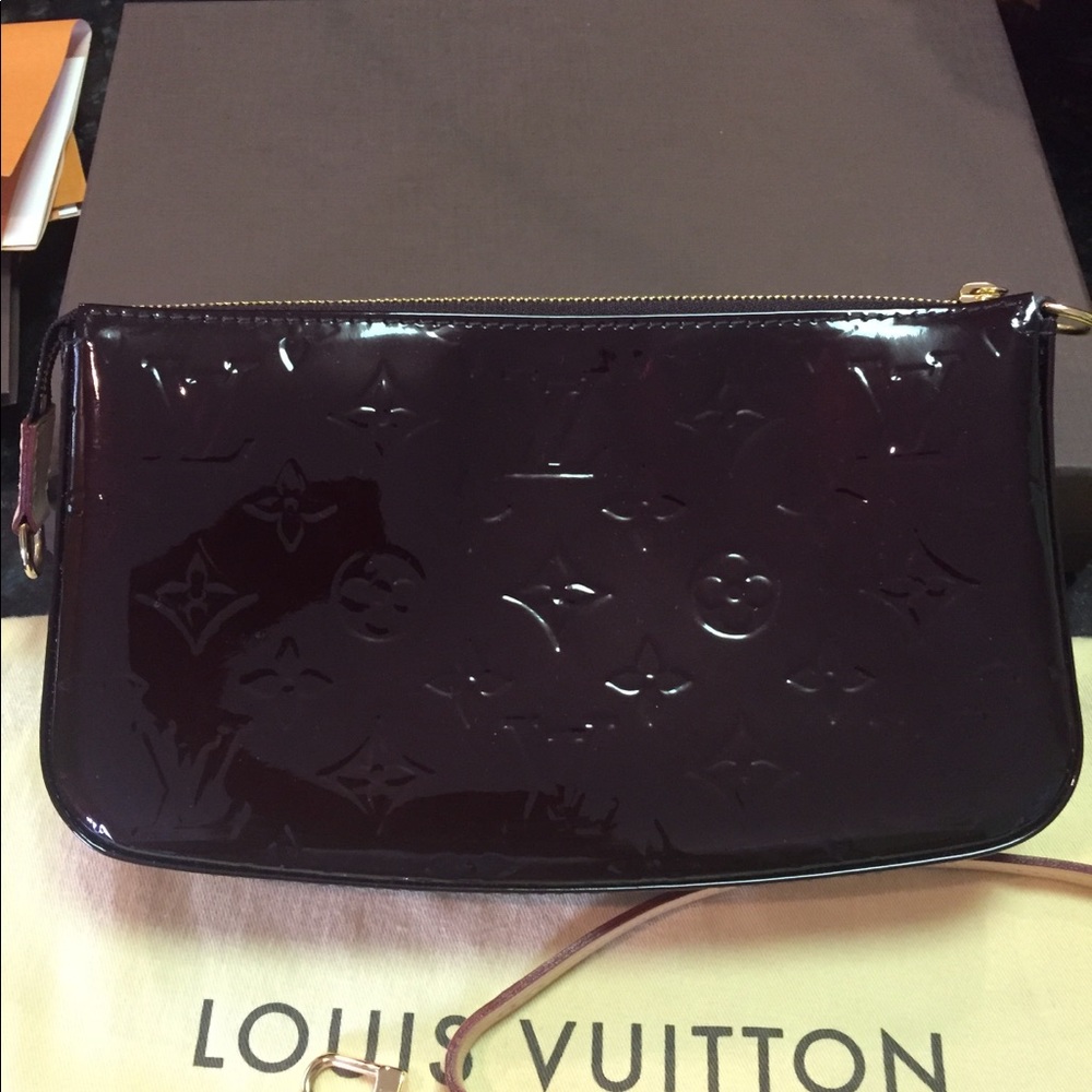 Louis Vuitton Amarante Vernis Pochette Accessories